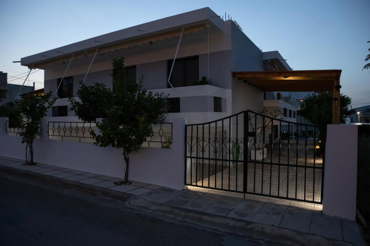 Iliana'S House Apartment Ziparion Bagian luar foto